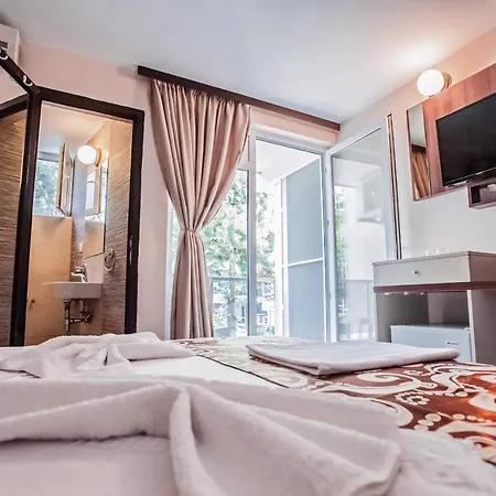 Jijo's Hotel Mamaja