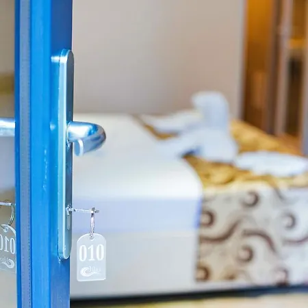 Jijo's Otel 3*