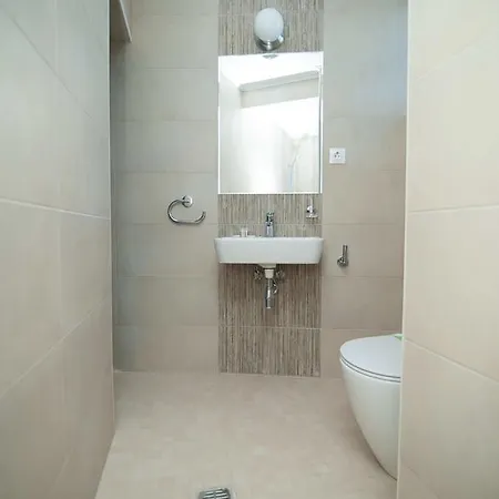 Jijo's Otel Mamaia