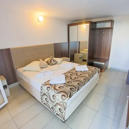 Jijo's Otel 3*