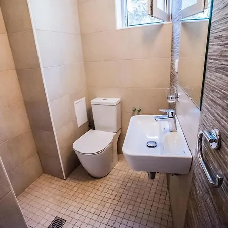 Jijo's Szálloda Mamaia