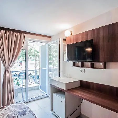 Hotel Jijo's Mamaia
